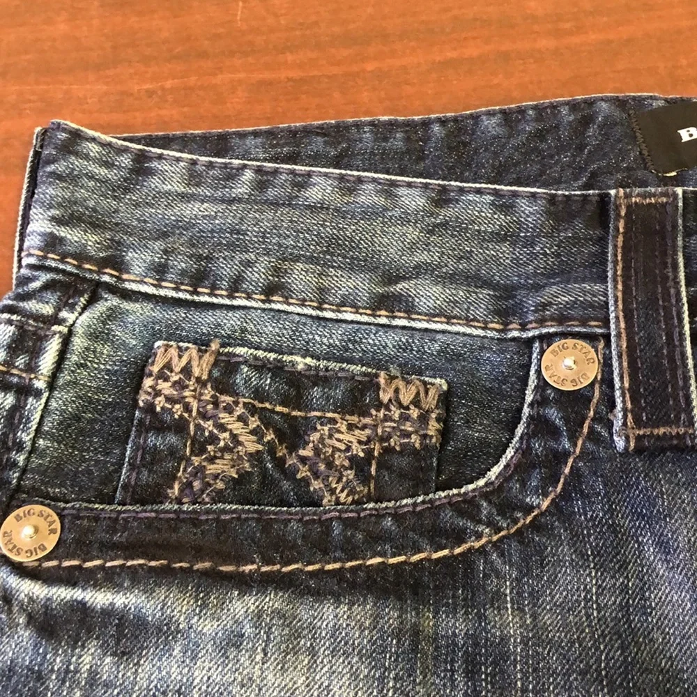 W32/L43 NWT Union Vintage Look/Distressed Denim Jeans, Thick Stitch Embroidered - Picture 5 of 8